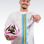 طقم مباريات أبيض